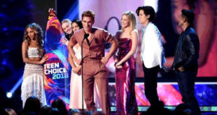 Il cast di Riverdale ai People's Choice Awards