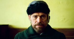 Willem Dafoe è Van Gogh in una delle scene del film